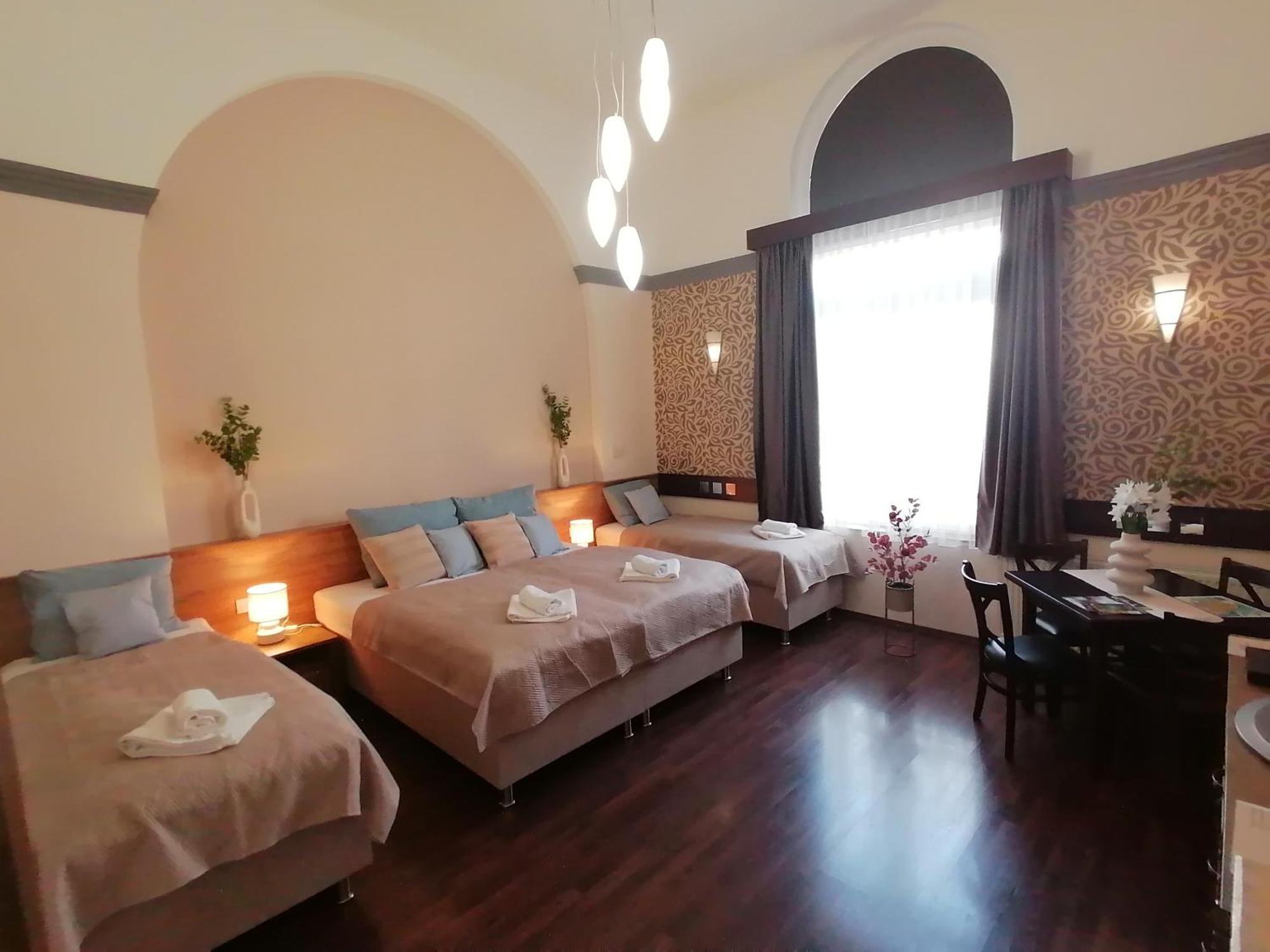 Mohacs Korona Apartman Exterior photo